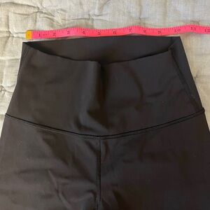 lululemon athletica Black Leggings women’s size 4 great condition